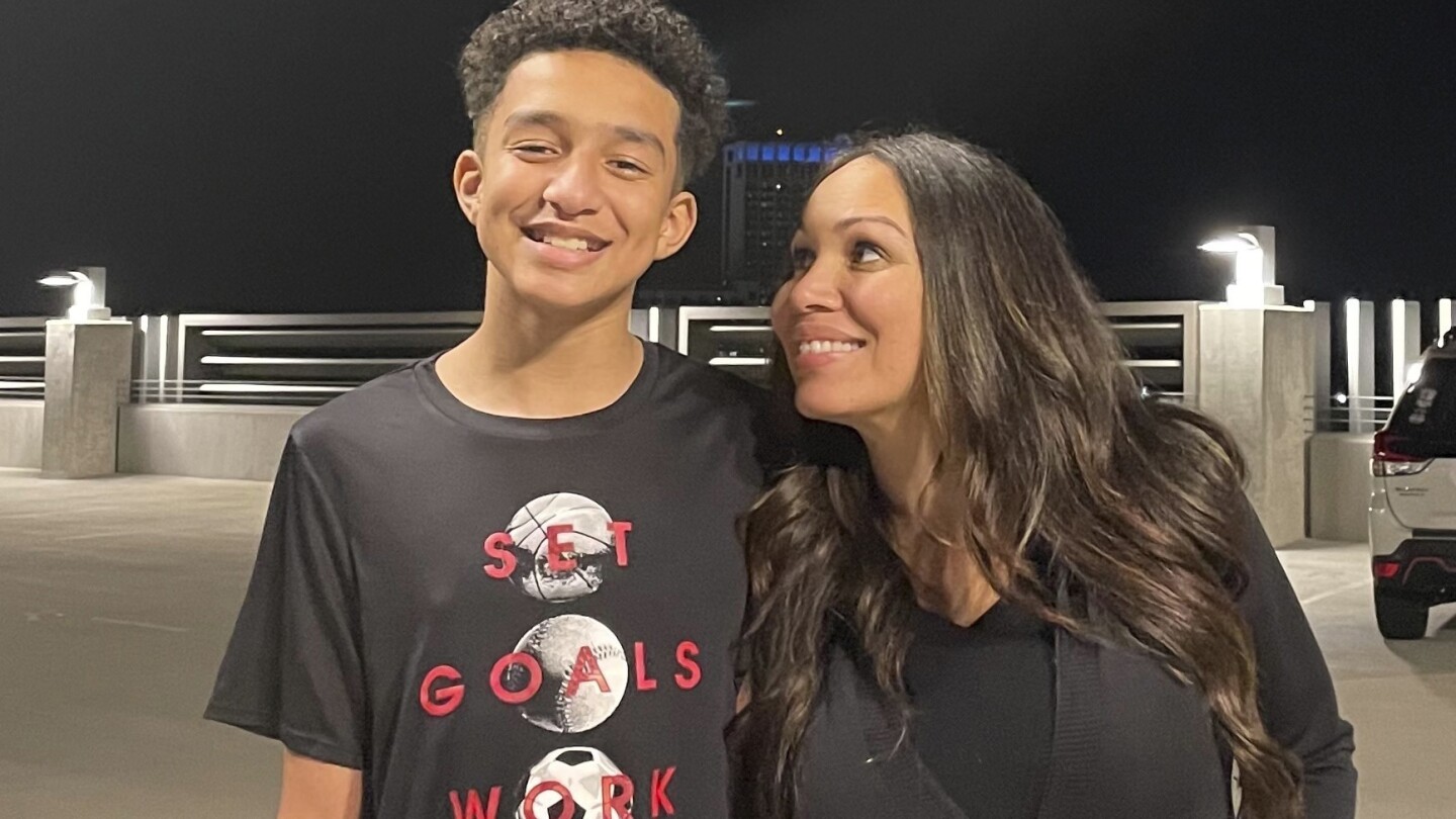 چتباتهای هوش مصنوعی و تاثیر آنها بر سلامت روان جوانان